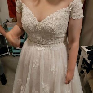 Oleg Cassini Wedding Dress, Petticoat, and Veil